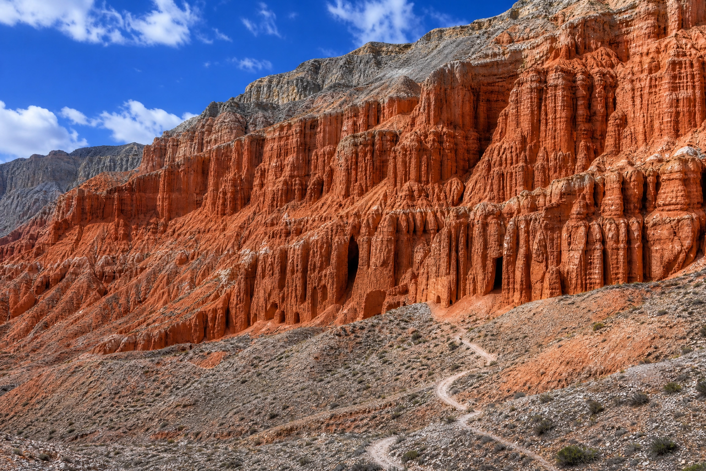mustang_cliffs